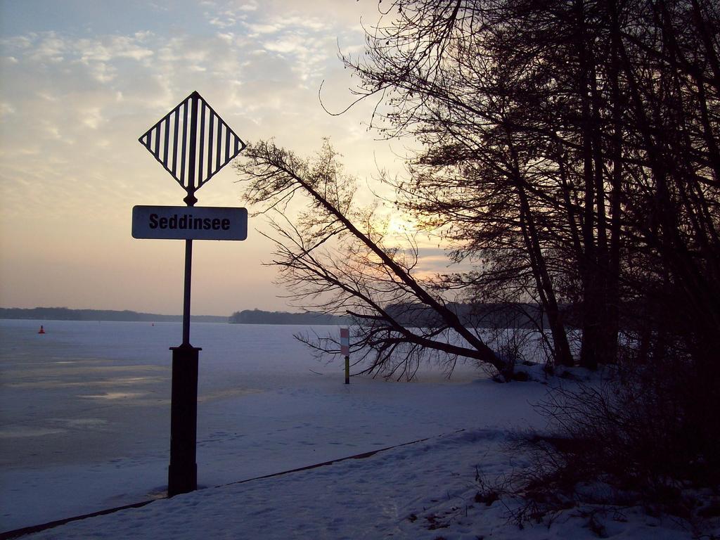 Pension An Der Elsterbruecke Берлин Экстерьер фото